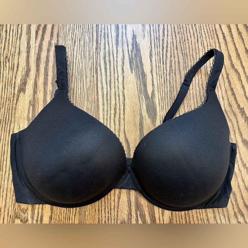 Victoria's Secret Body by Victoria size 38DD black sexy bra